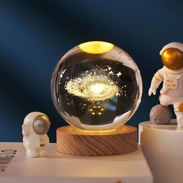 Dayhills | 3D Planet Crystal Ball