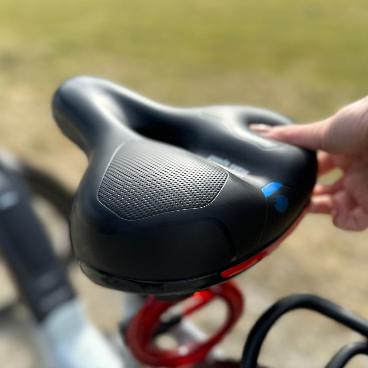Dayhills | CloudComfort Pro Bicycle Seat | Pressure-Relieving Memory Foam | Black