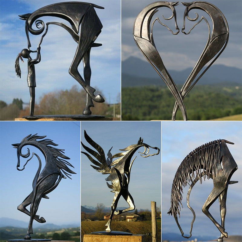 Dayhills | Kiss Horse Sculpture