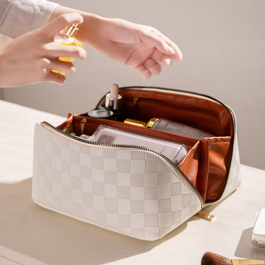 Dayhills | Luxury Checkered Make-up Cosmetic Bag