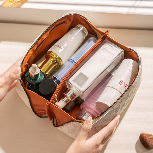 Dayhills | Luxury Checkered Make-up Cosmetic Bag