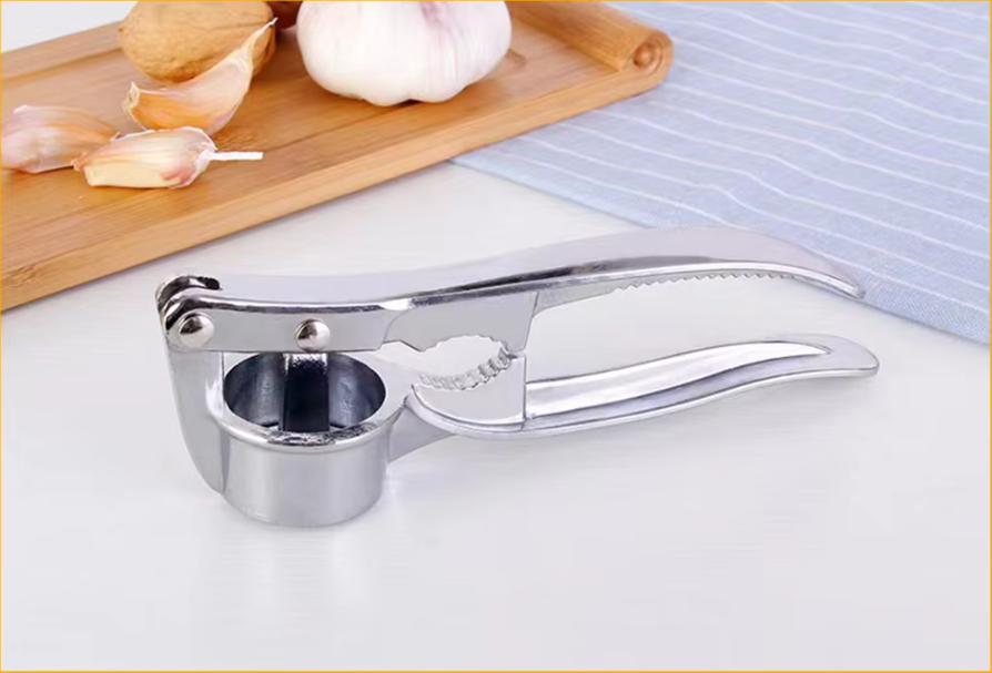 Dayhills | Robust Garlic Press Made of Stainless Steel