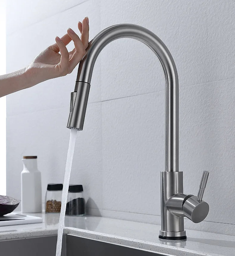 Dayhills | TouchTech Pull-Out Kitchen Tap – Sensor Touchless Mixer Tap with Flexible Spout | Modern Brass Faucet