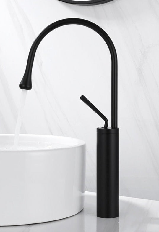 StreamSwirl | Elegant Rotating Faucet