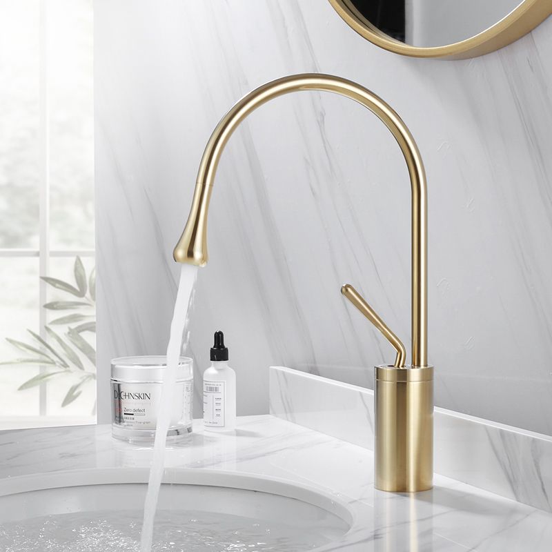 StreamSwirl | Elegant Rotating Faucet
