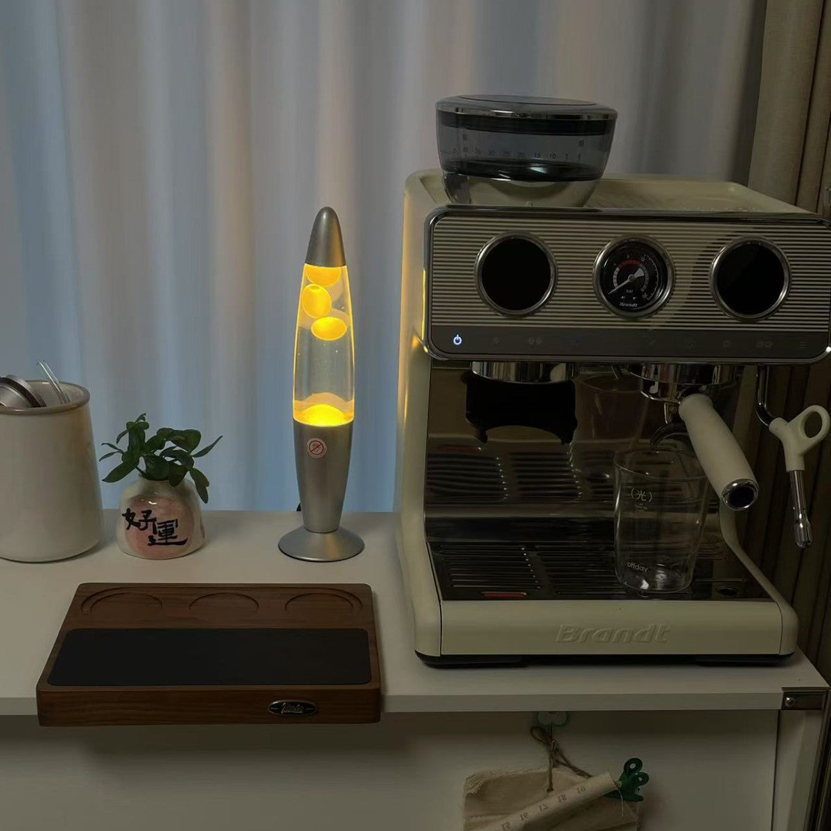 USB-Powered Ambient Lava Lamp with Soothing Motion Wax