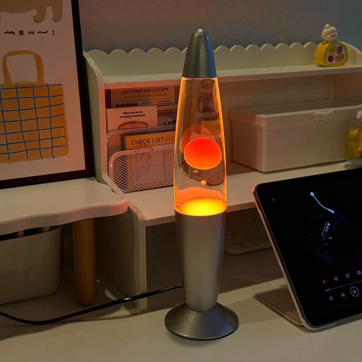 USB-Powered Ambient Lava Lamp with Soothing Motion Wax