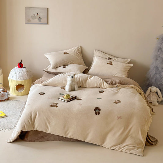 Velour Bedding Set with Embroidered Teddy Appliqués