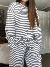 Women's Striped Loungewear Set with Oversized Sweatshirt and Elastic Drawstring Trousers