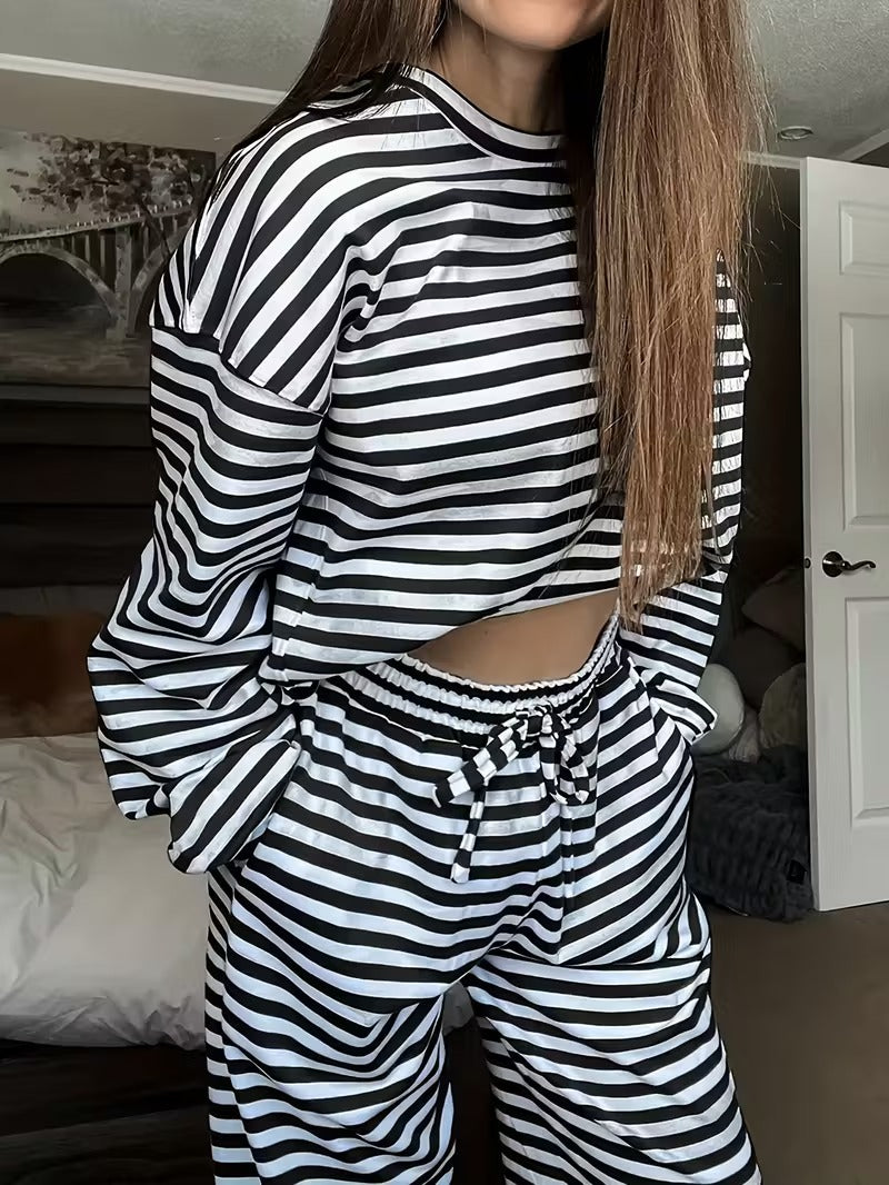 Women's Striped Loungewear Set with Oversized Sweatshirt and Elastic Drawstring Trousers