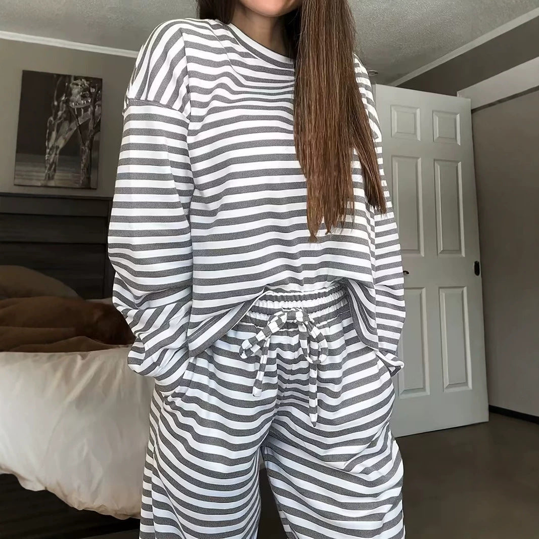 Women's Striped Loungewear Set with Oversized Sweatshirt and Elastic Drawstring Trousers